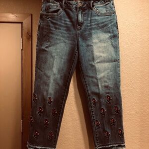 Democracy embroidered crops sz 6